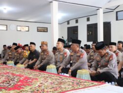 Personel Polres Maros Ikuti Binrohtal Bersama Kapolri, Gus Baha Hadir Sebagai Penceramah